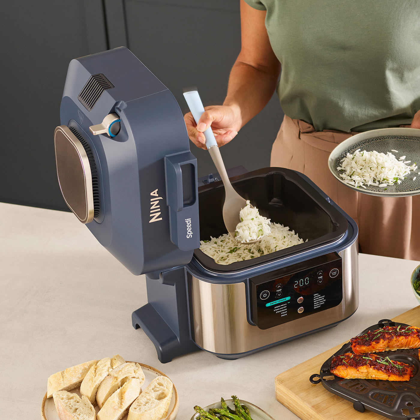 Enjoy fast meals with the Rapid Cooking System
